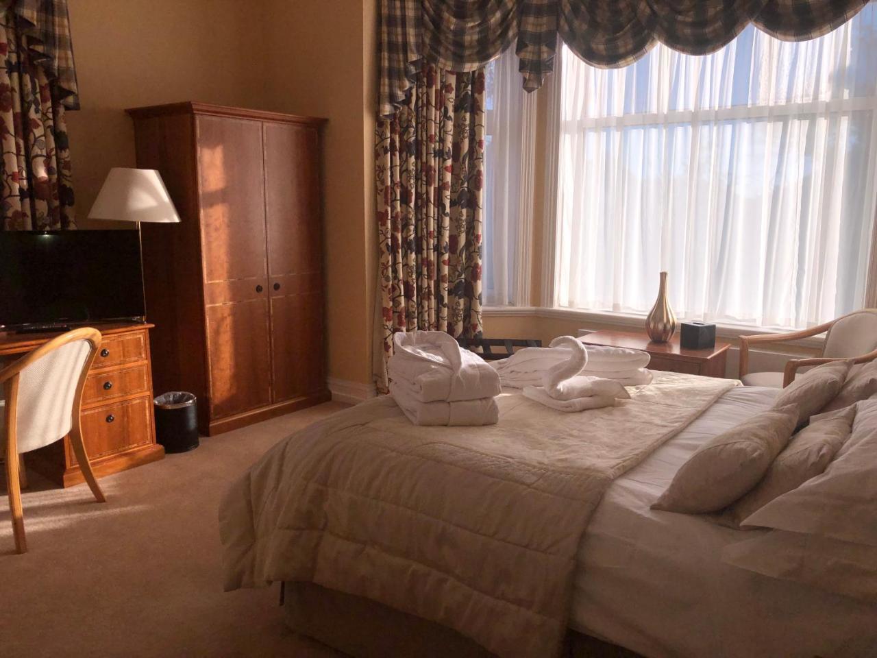 Cliff House Hotel Bournemouth Bagian luar foto